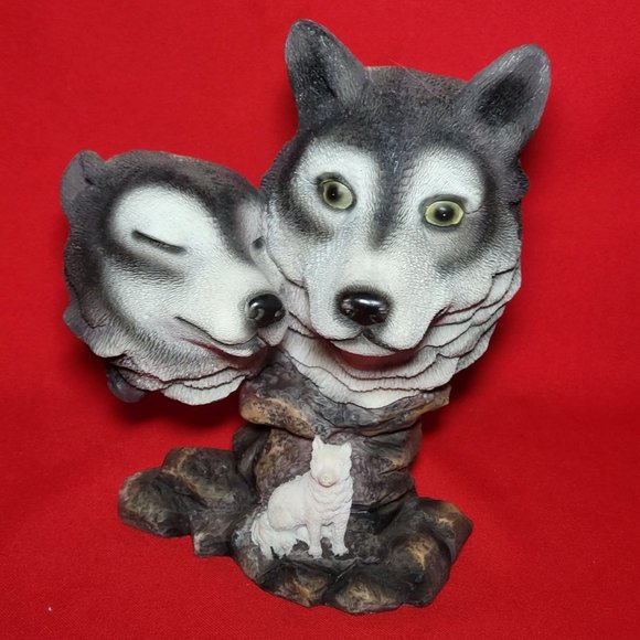 Sculpted 2 Grey Wolf Head Bust Engraved 3 Wolves Figurine Statue Figure - Picture 2 of 12